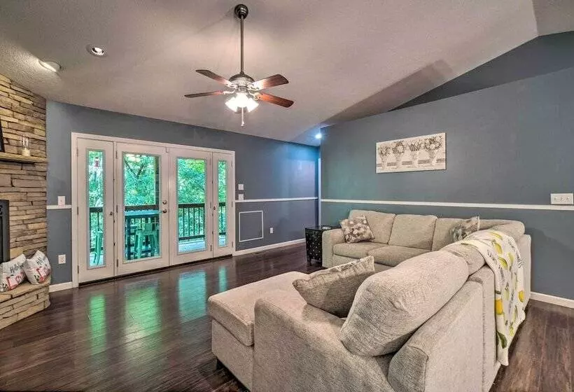 Peaceful Sevierville Home W/ Private Hot Tub!