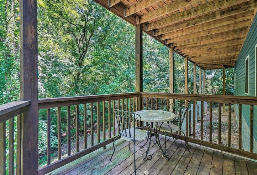 Peaceful Sevierville Home W/ Private Hot Tub!