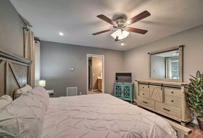 Peaceful Sevierville Home W/ Private Hot Tub!