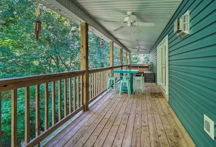 Peaceful Sevierville Home W/ Private Hot Tub!