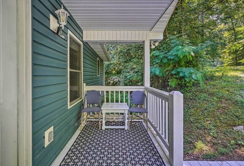 Peaceful Sevierville Home W/ Private Hot Tub!