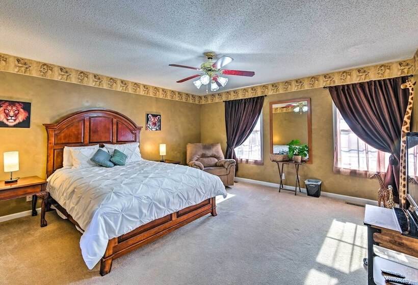 Pet Friendly Clarksville Home W/ Backyard!