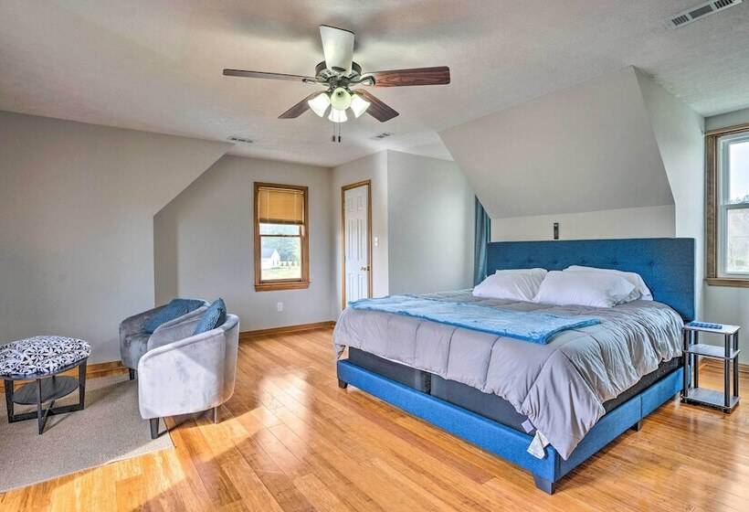 Richmond Area Home W/ Game Room & Patio!