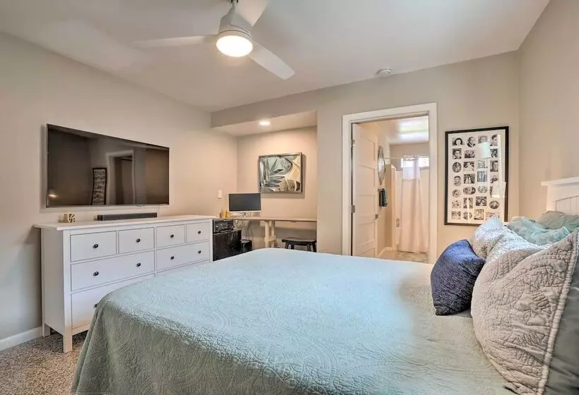 Pet Friendly Waterfront Home   2 Mi To Beach!