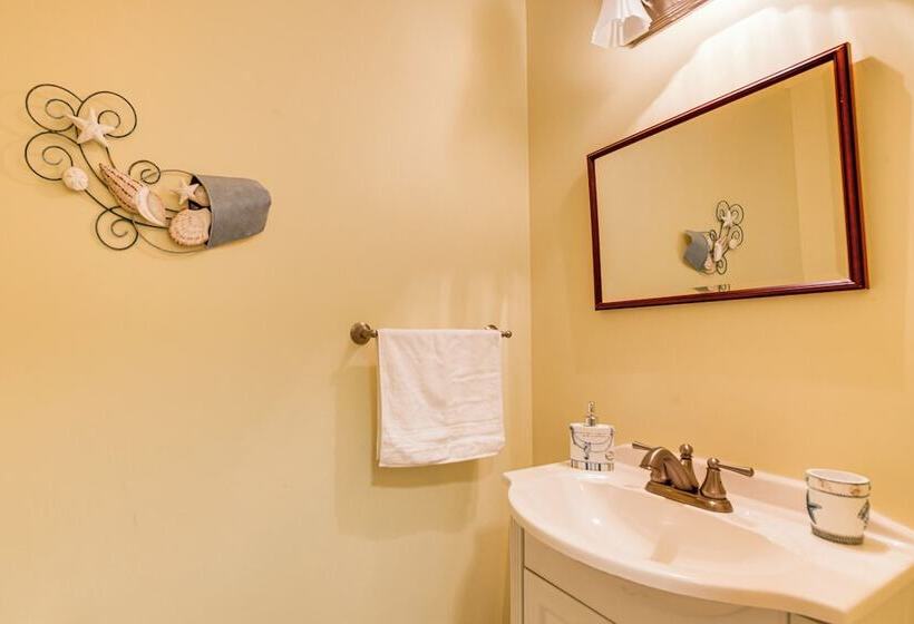 Potomac Waterfront Retreat W/ Dock & Kayaks