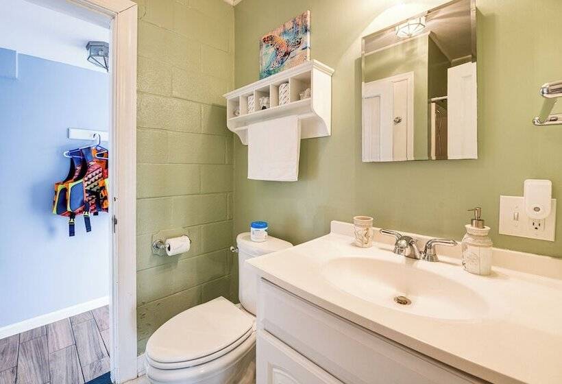 Potomac Waterfront Retreat W/ Dock & Kayaks