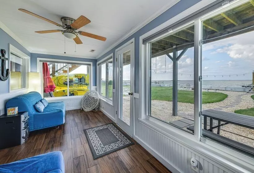 Potomac Waterfront Retreat W/ Dock & Kayaks