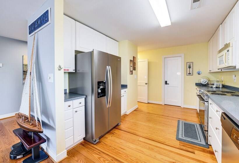 Potomac Waterfront Retreat W/ Dock & Kayaks