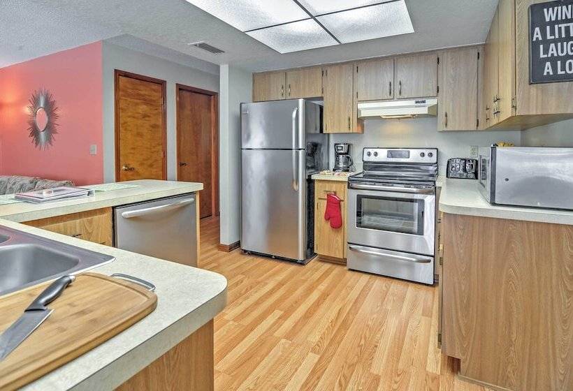 Pristine Spring Hill House W/ Private Pool & Lanai