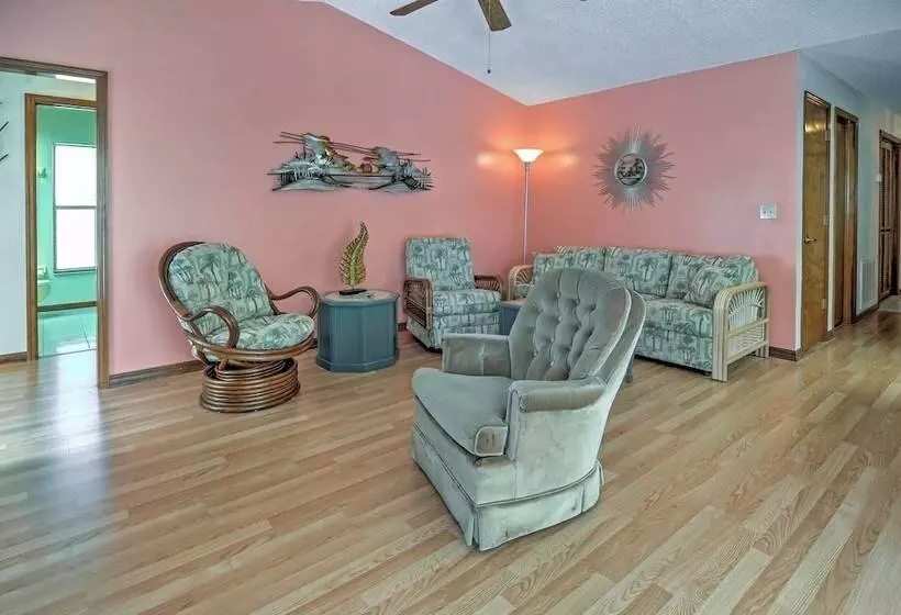 Pristine Spring Hill House W/ Private Pool & Lanai