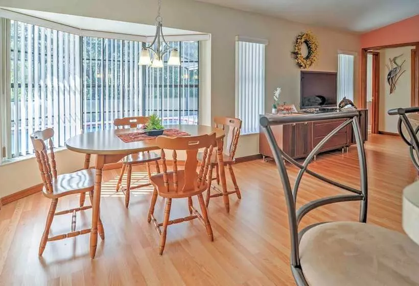 Pristine Spring Hill House W/ Private Pool & Lanai