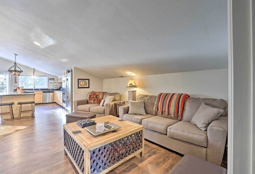 Private Cascade Cabin With Hot Tub & Fire Pit!