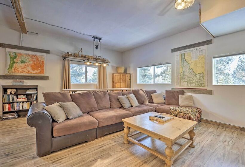 Private Cascade Cabin With Hot Tub & Fire Pit!