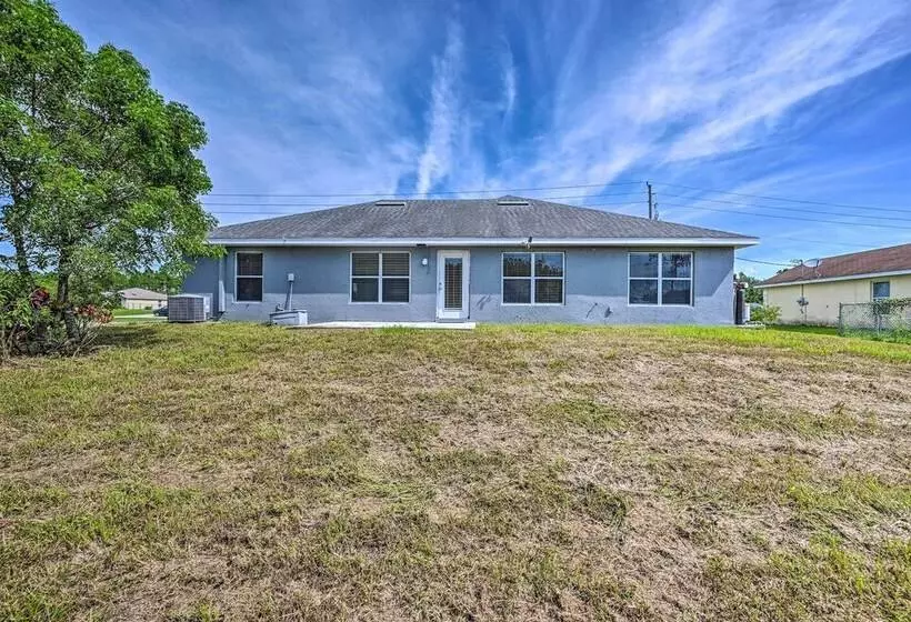 Ranch Style Lehigh Acres House With Big Backyard!