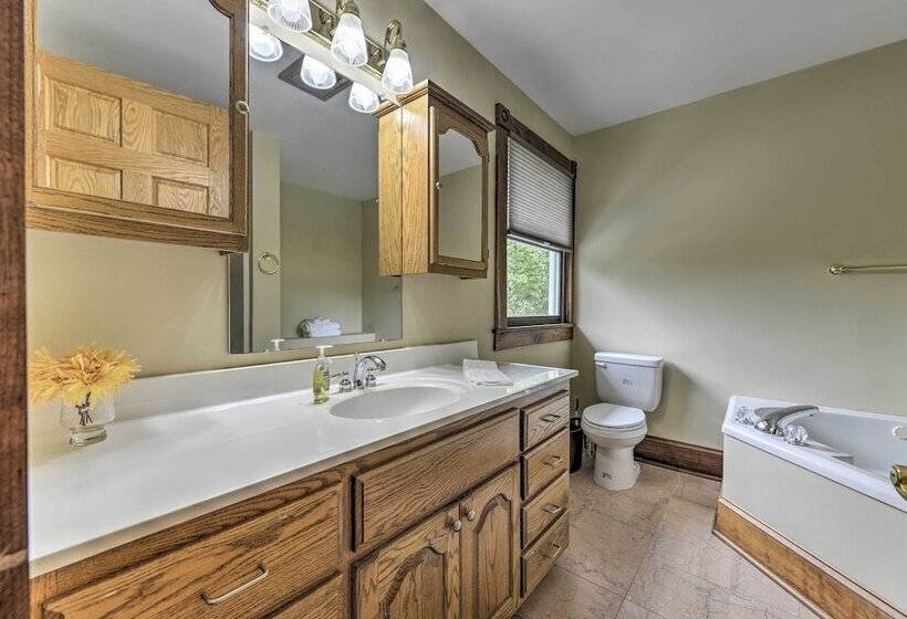 Remodeled Pittsboro Farmhouse Sitting On 220 Acres