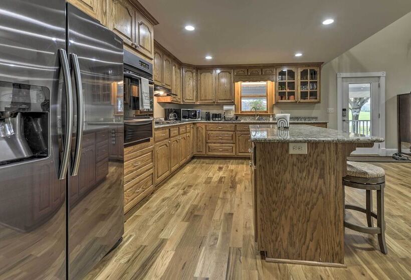 Remodeled Pittsboro Farmhouse Sitting On 220 Acres