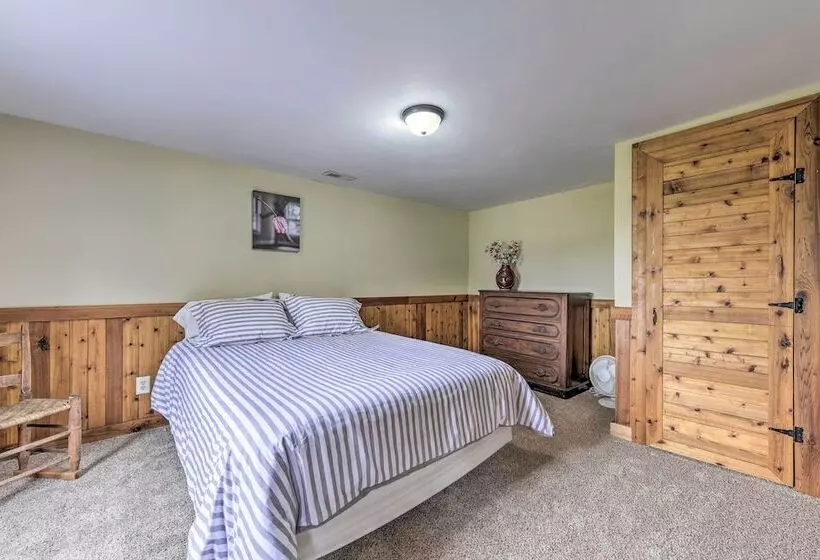 Remodeled Pittsboro Farmhouse Sitting On 220 Acres