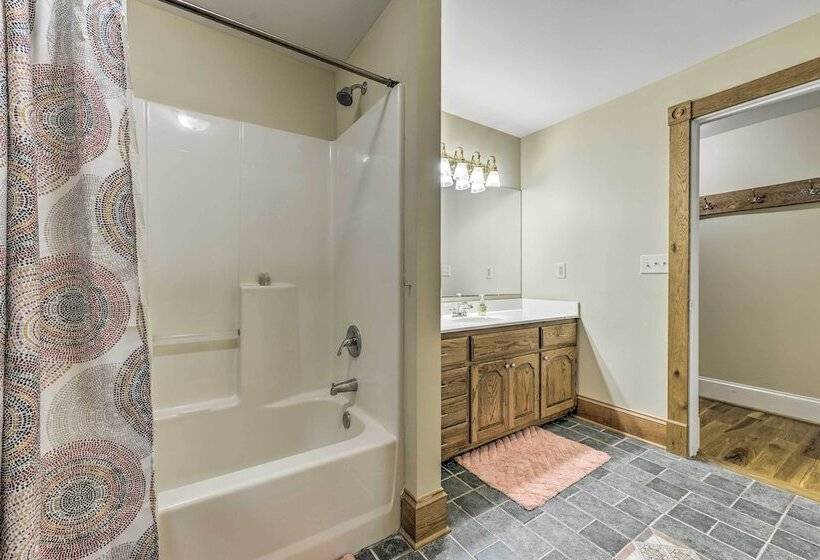 Remodeled Pittsboro Farmhouse Sitting On 220 Acres