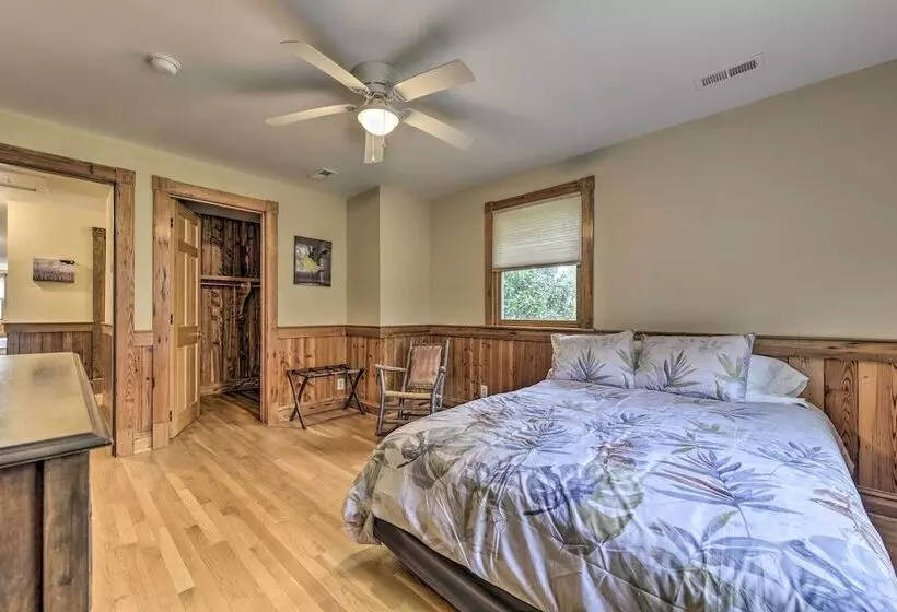 Remodeled Pittsboro Farmhouse Sitting On 220 Acres