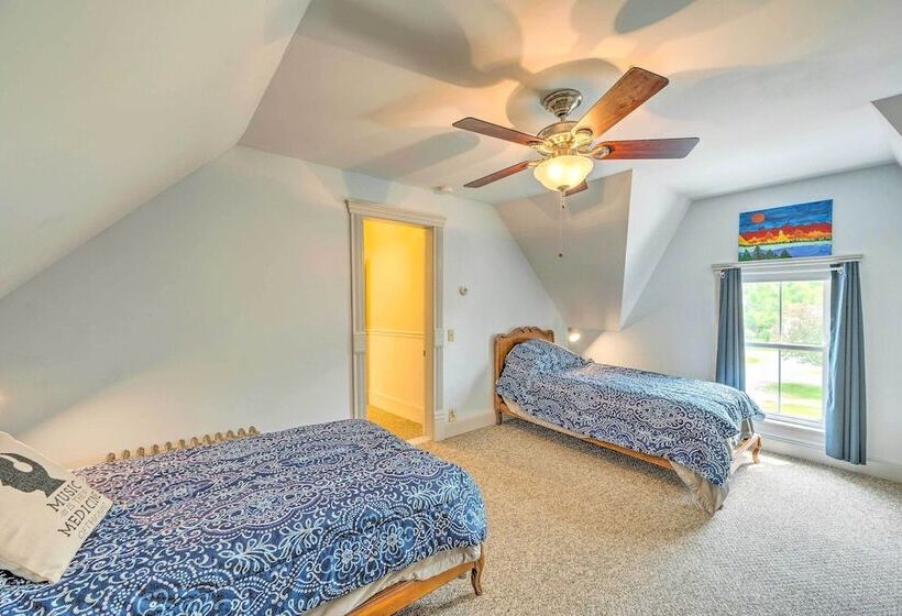 Rustic & Historic Guildhall Farmhouse W/ Fire Pit!