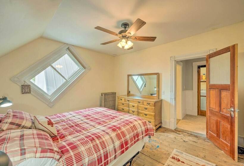 Rustic & Historic Guildhall Farmhouse W/ Fire Pit!