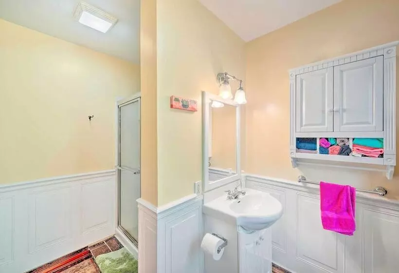 Rustic & Historic Guildhall Farmhouse W/ Fire Pit!