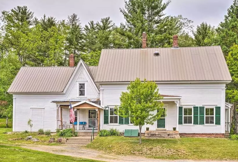 Rustic & Historic Guildhall Farmhouse W/ Fire Pit!