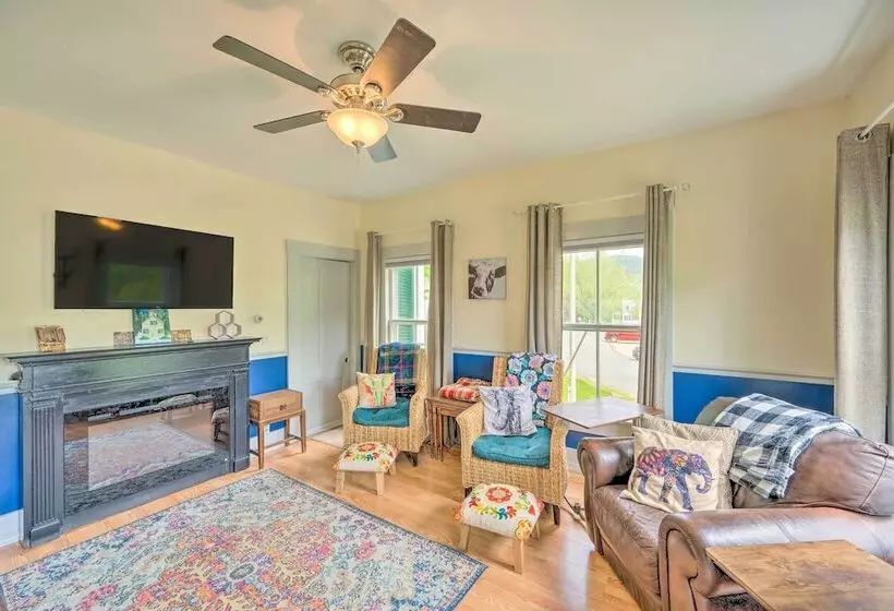 Rustic & Historic Guildhall Farmhouse W/ Fire Pit!