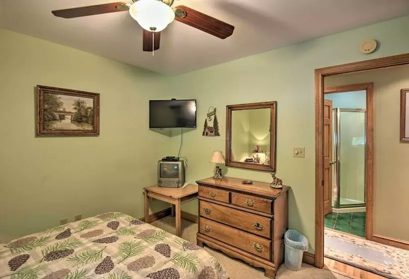 Scenic Little Ossipee Lake Retreat W/ Grill!