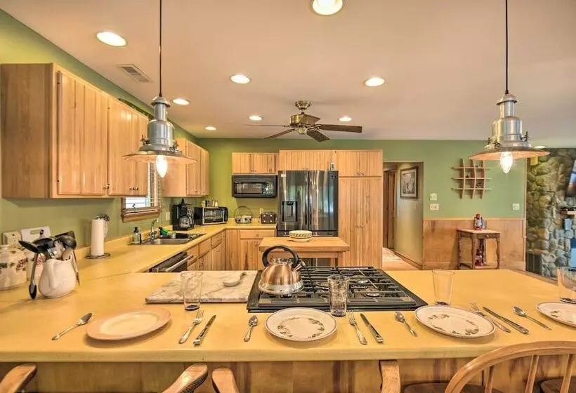 Scenic Little Ossipee Lake Retreat W/ Grill!