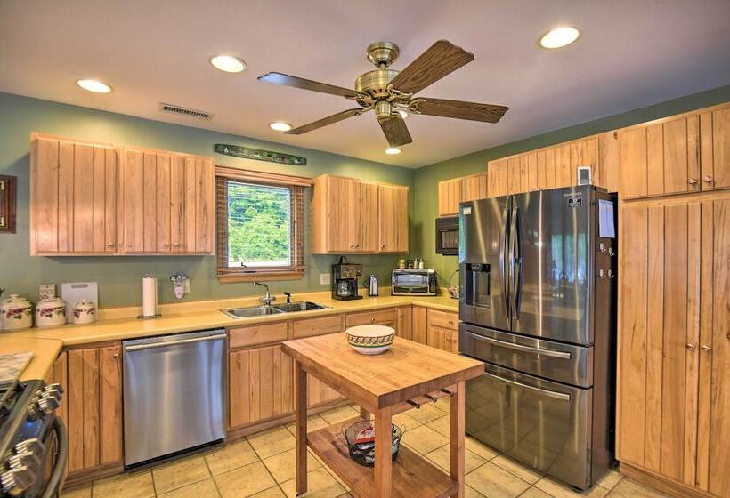 Scenic Little Ossipee Lake Retreat W/ Grill!