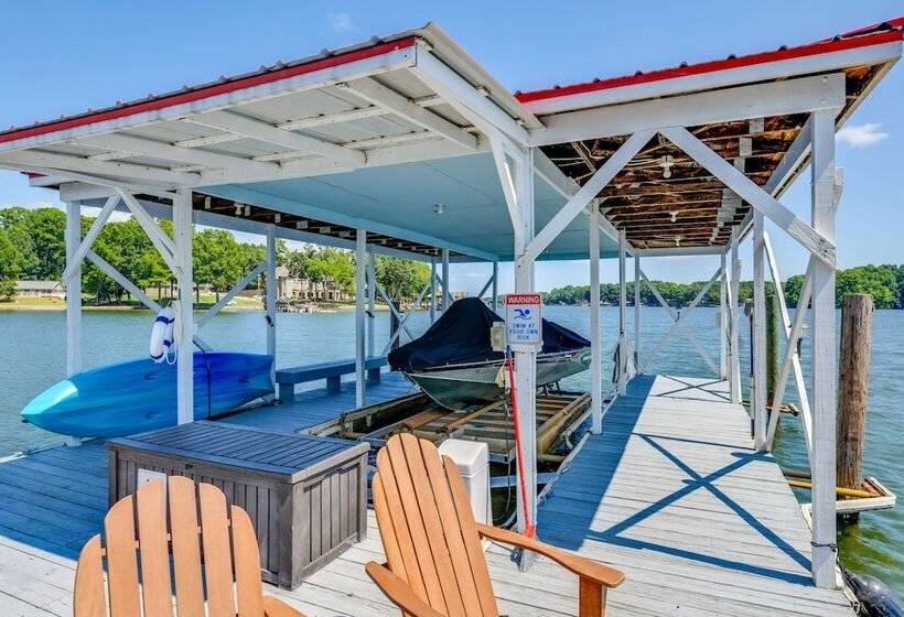 Skipper S Lighthouse  Retreat On Lake Norman