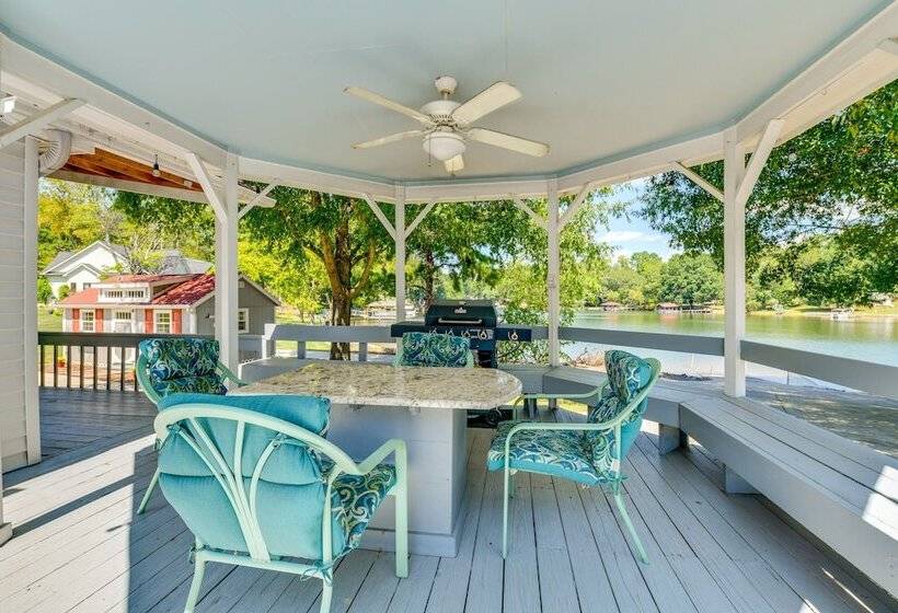 Skipper S Lighthouse  Retreat On Lake Norman