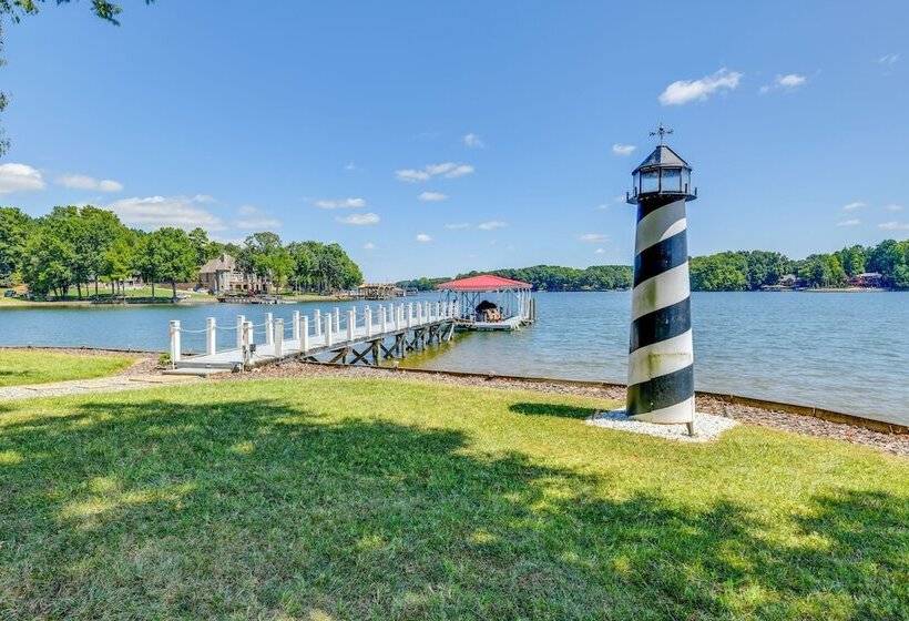 Skipper S Lighthouse  Retreat On Lake Norman