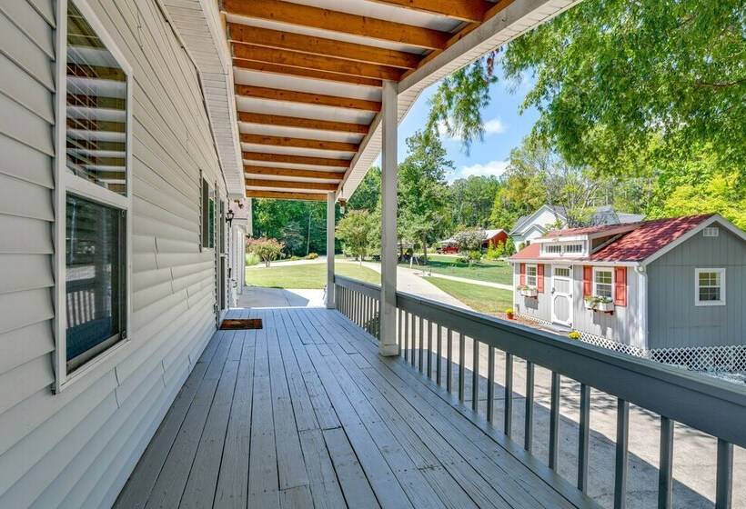 Skipper S Lighthouse  Retreat On Lake Norman