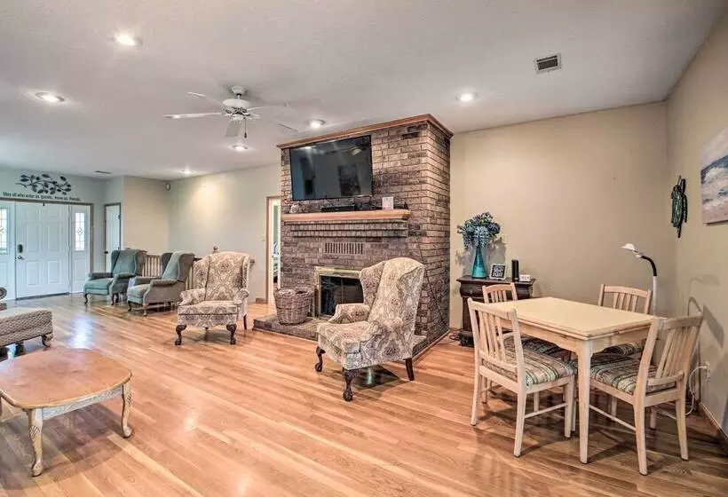 Spacious Hot Springs Oasis On Lake Hamilton!