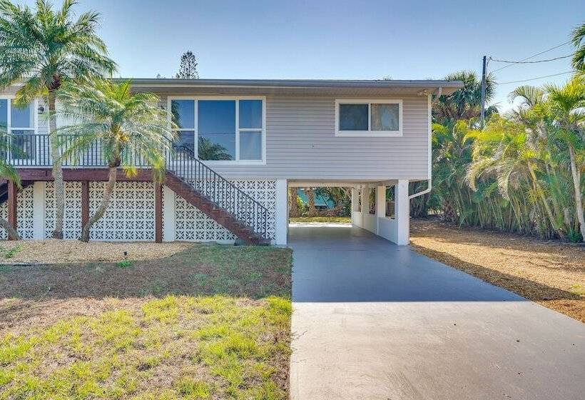 Stunning Bonita Springs Home On The Canal!