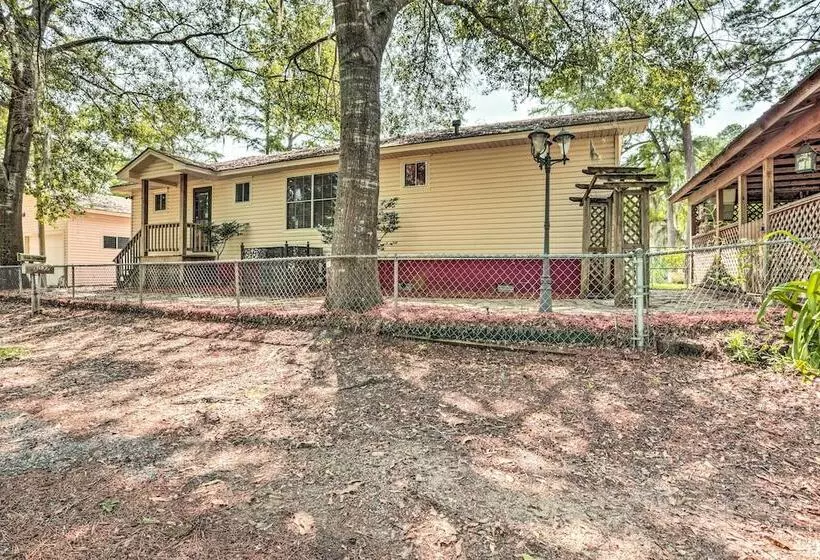 Sues Camp W/ Caddo Lake Access & Dock!