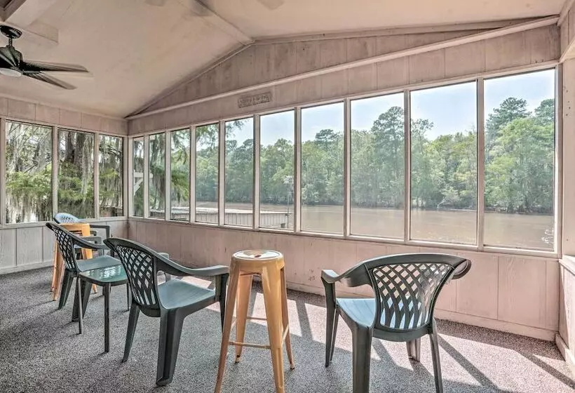 Sues Camp W/ Caddo Lake Access & Dock!