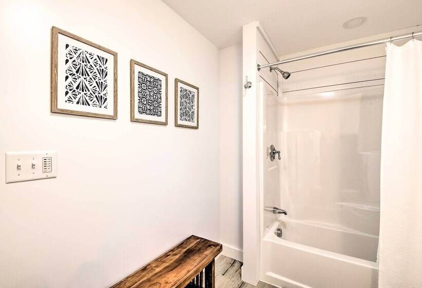 Sunny Stockton Springs Home < 1 Mi To Beach!