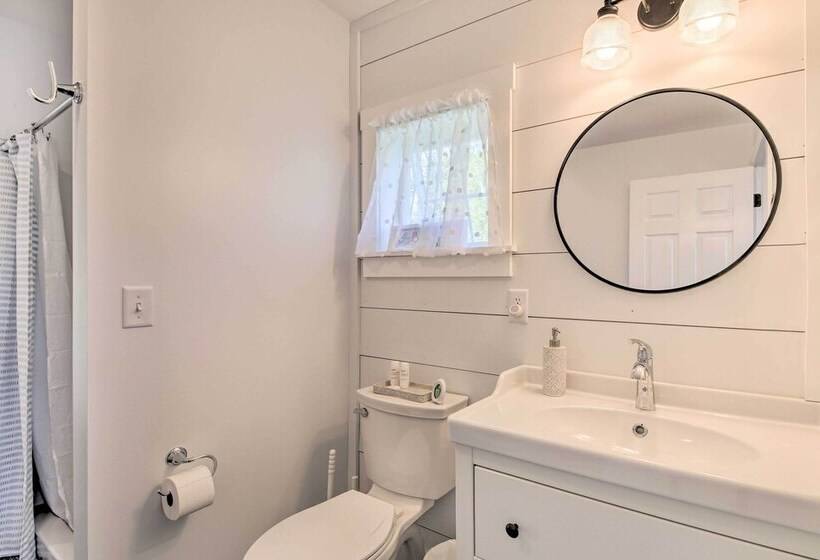 Sunny Stockton Springs Home < 1 Mi To Beach!