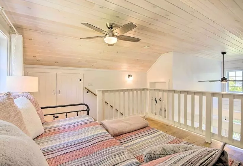 Sunny Stockton Springs Home < 1 Mi To Beach!