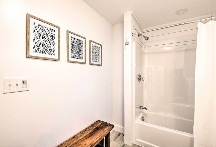 Sunny Stockton Springs Home < 1 Mi To Beach!