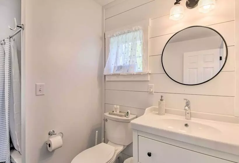 Sunny Stockton Springs Home < 1 Mi To Beach!