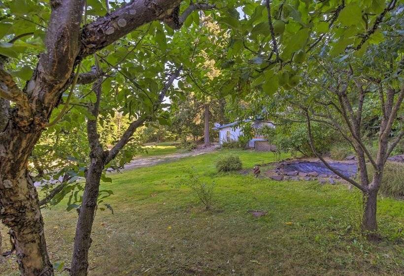 The Fusion Retreat On 4 Acres: Hike On Site!