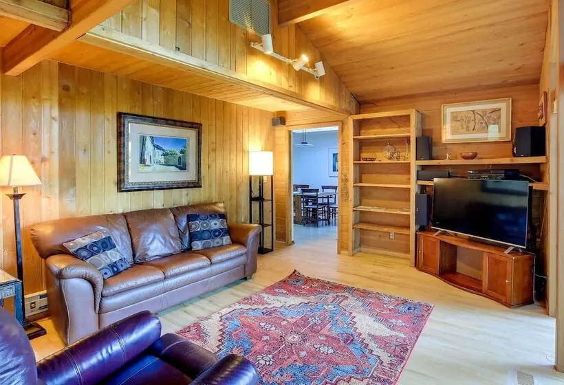 The Fusion Retreat On 4 Acres: Hike On Site!