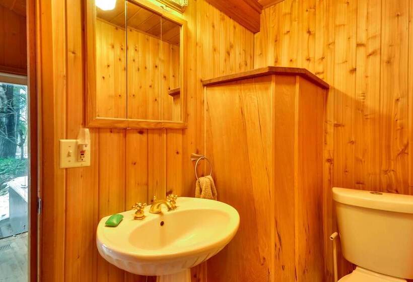 The Fusion Retreat On 4 Acres: Hike On Site!