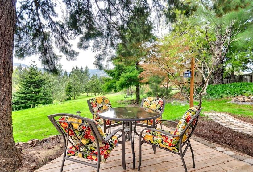 The Fusion Retreat On 4 Acres: Hike On Site!