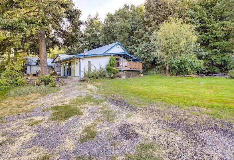 The Fusion Retreat On 4 Acres: Hike On Site!