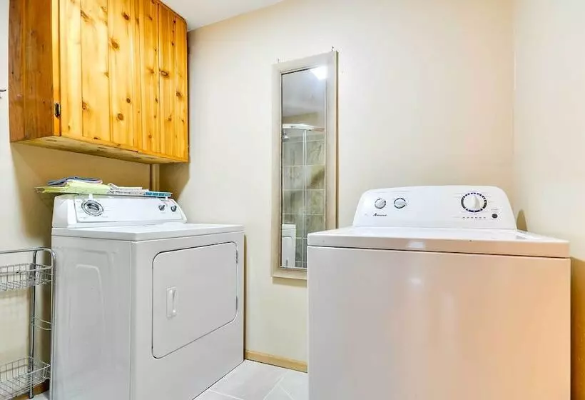 The Fusion Retreat On 4 Acres: Hike On Site!